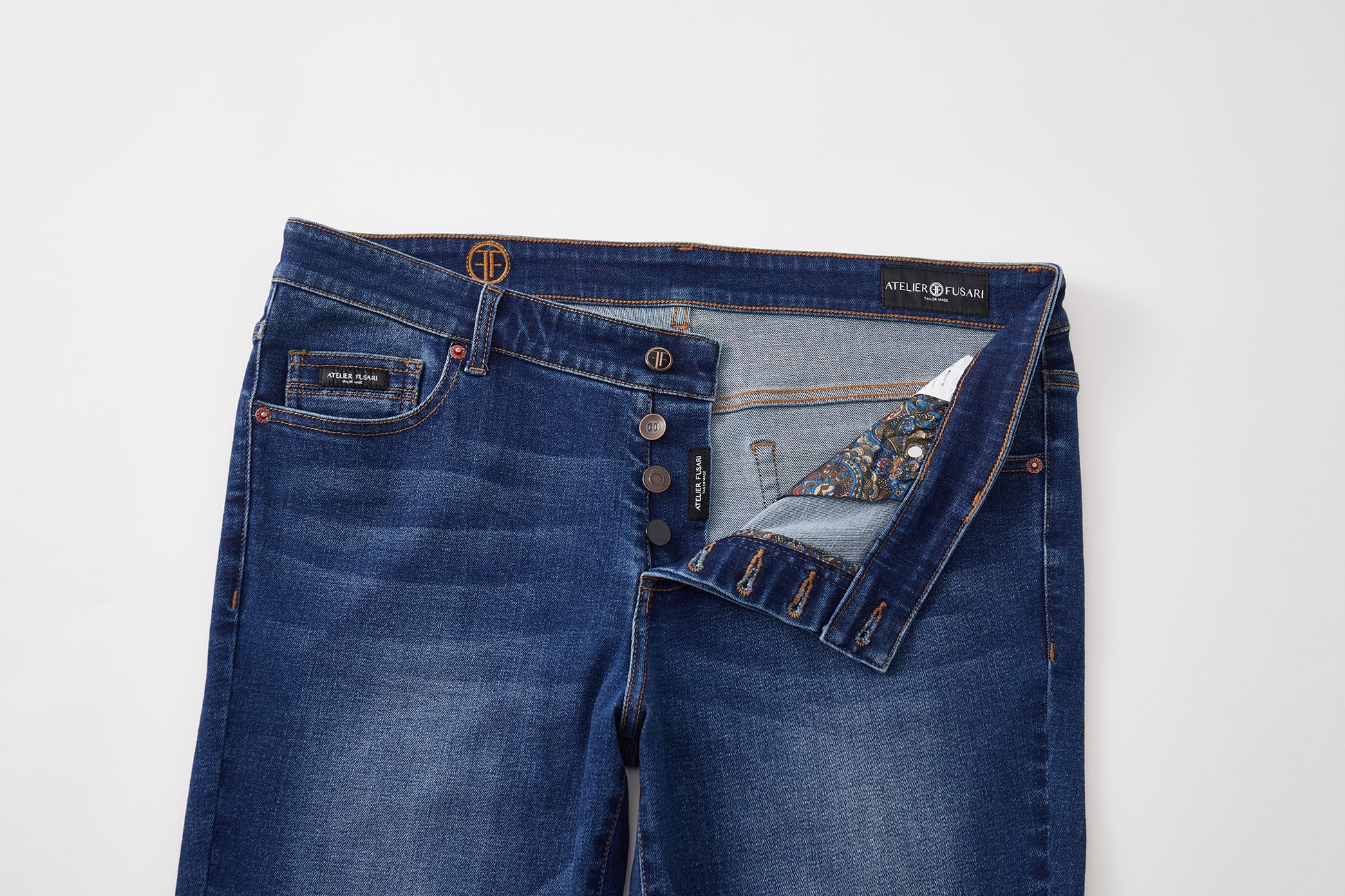 The Jeans - Washed Middle Blue