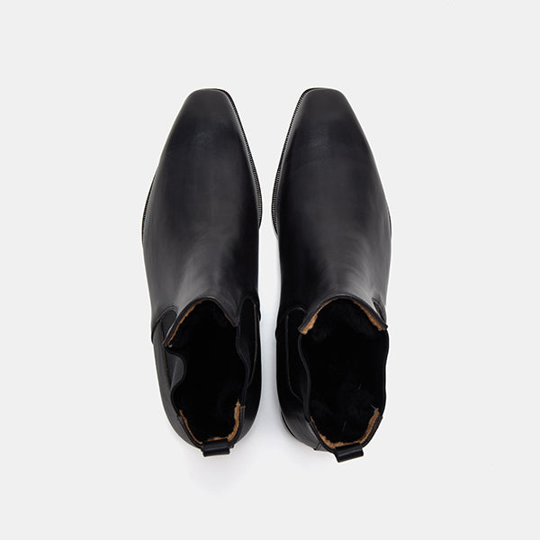 The Boots Pointed with Fur - Black Patina
